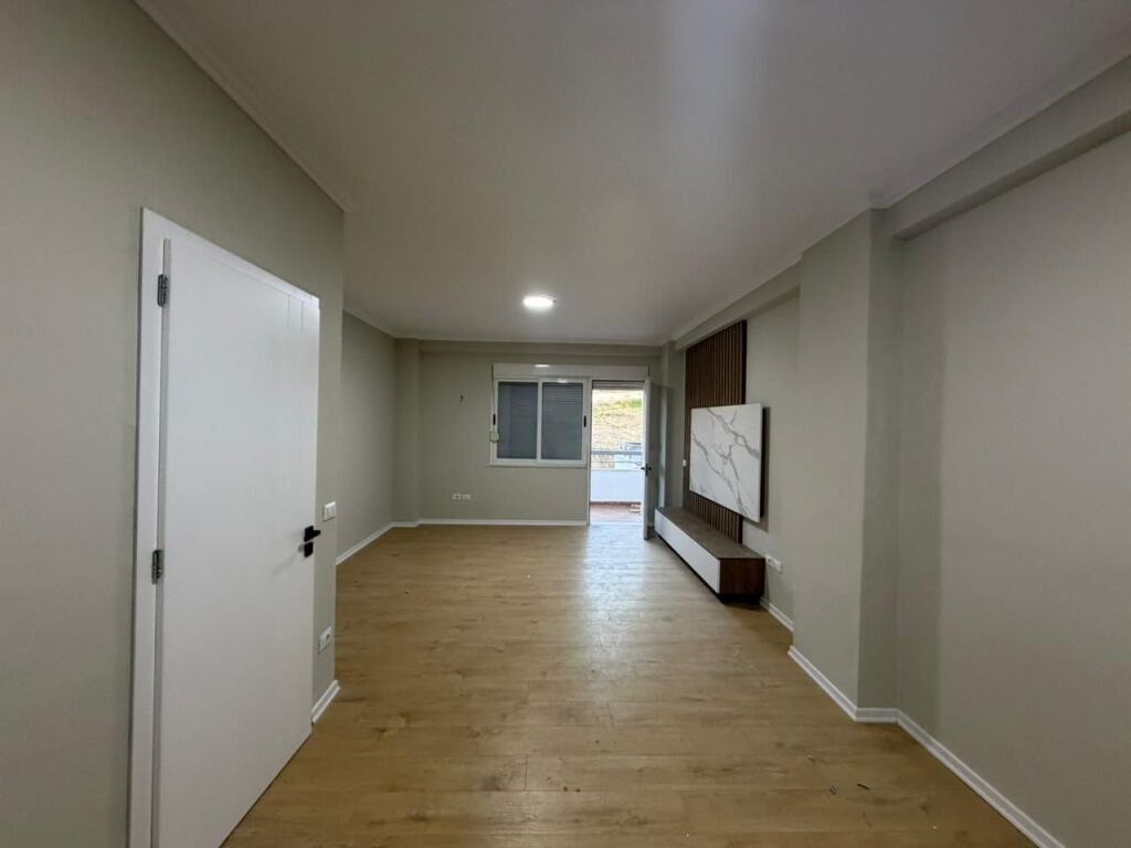 Shitet Apartament 1+1