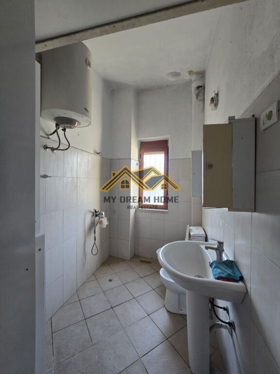 Apartament 3+1 për Qira Qender, Durrës