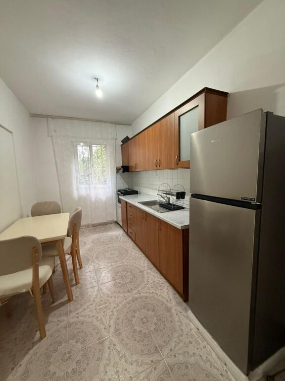 Rent | Shtëpi private 2 + 1 | Spitali Amerikan 2 | 500 €/month