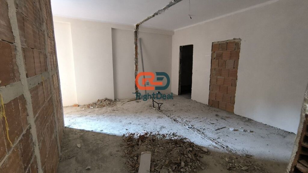 In Via Elbasan, Vendesi Super Appartamento 3+1+2 Con Spazi Ampi In Vendita !!!
