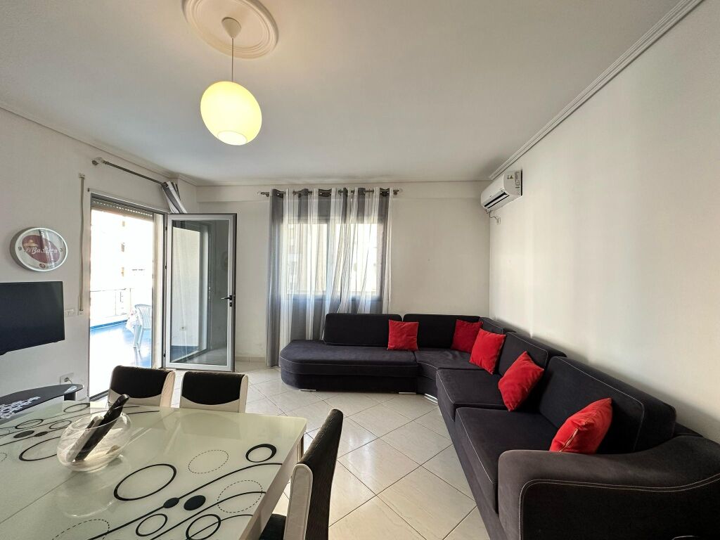Jepet me qira vjetore Apartament Lungomare, Vlorë (Brooklyn Bar)