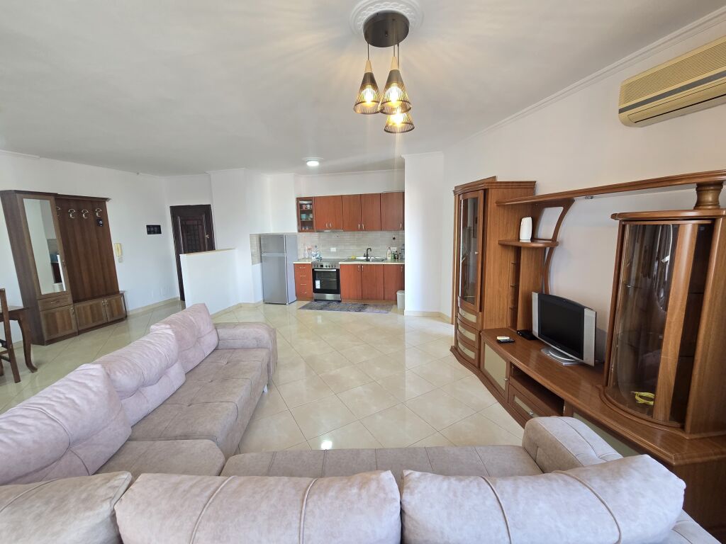 *APARTAMENT 2+1+Verande | ME QIRA | Rruga e Barrikadave*