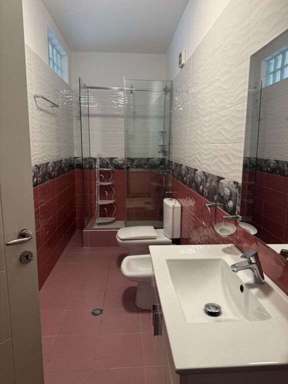 APARTAMENT 3+1+3 NE SHITJE TE KOPSHTI ZOOLOGJIK