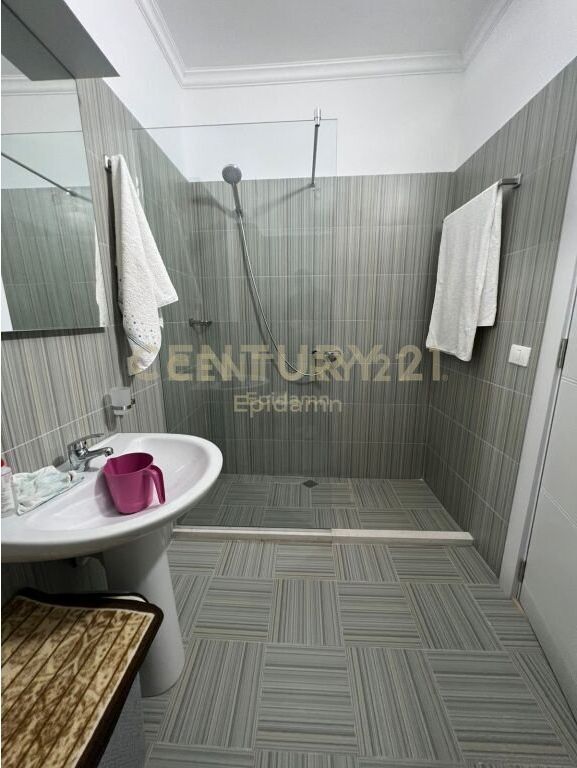JEPET APARTAMENT ME QERA NE VOLLGA-DURRES 500 € /Muaj