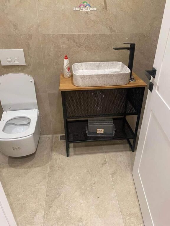 Ufficio in Affitto a Astir (ID BZ2930) Tirana