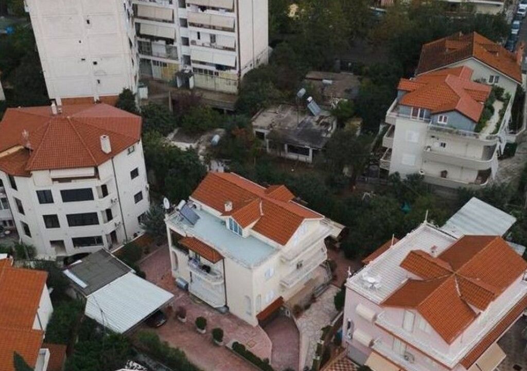 Vilë me qira për biznes tek Vilat e Selitës!