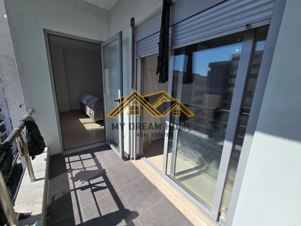VENDESI APPARTAMENTO 1+1 CENTRO DURRËS