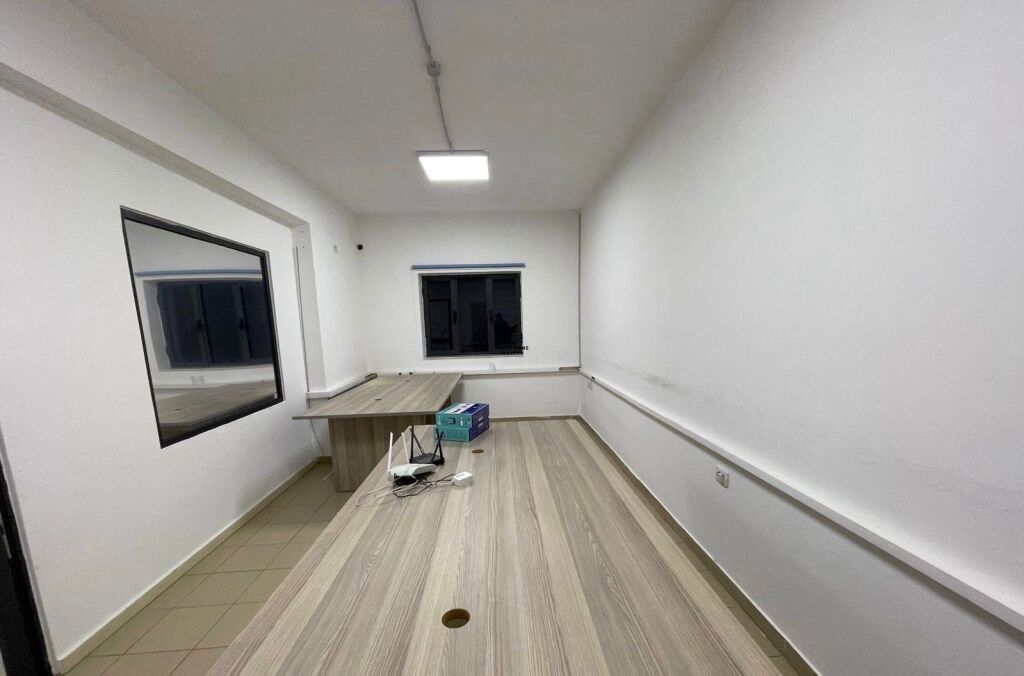OFFICE FOR RENT 140M2 PAZARI I RI 750 EURO FH-71915