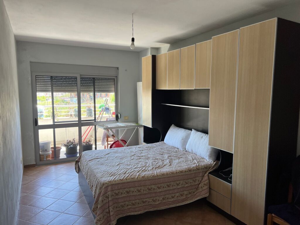 Durres  Jepet me Qera Apartament 2+1+2 Banjo +2 Ballkone i Mobiluar