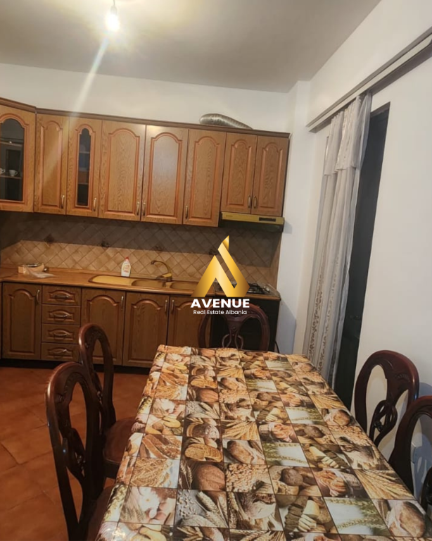 Apartament 2+1 me qera – Rr. Irfan Tomini (tek Karburant Kastrati)