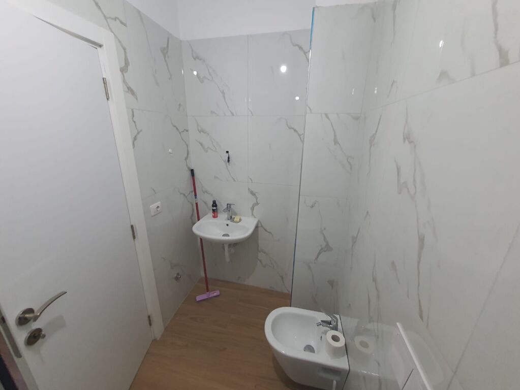Jepet me qira 2+1+2 Ish Dogana 600€