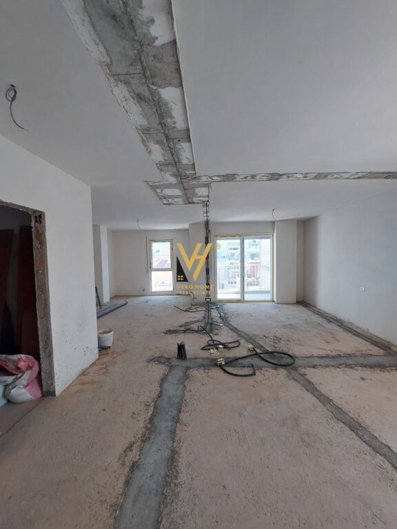 SHITET APARTAMENT 2+1+2+BLK NE XHAMLLIK 222.000 EURO