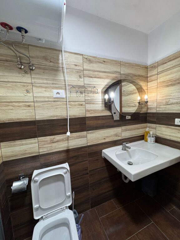 APARTAMENT 3+1+2 ME QIRA PRANE PALLATIT ME SHIGJETA