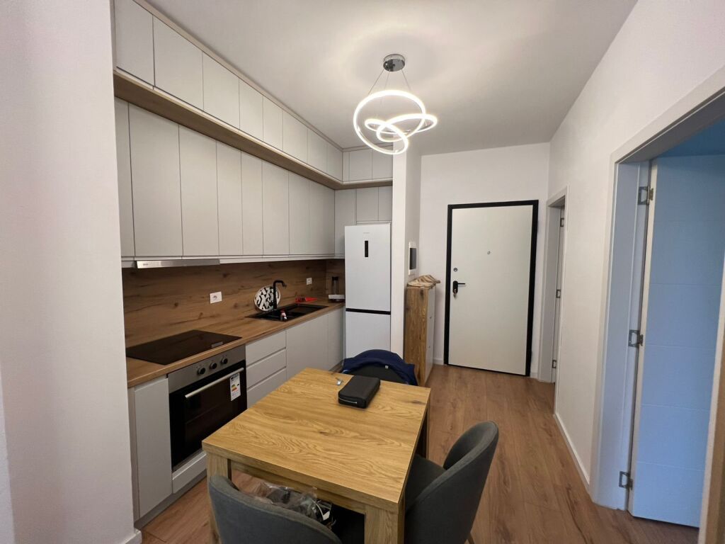 🏢In the 5 Maj area, near Oase Restaurant, a 1+1 apartment, newly furnished, is for rent 45,000Leke