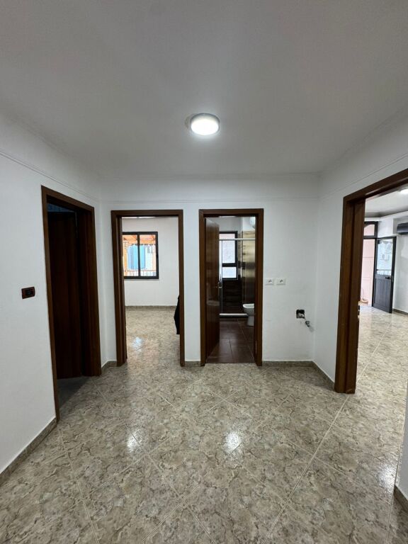 APARTAMENT 3+1+2 ME QIRA PRANE PALLATIT ME SHIGJETA