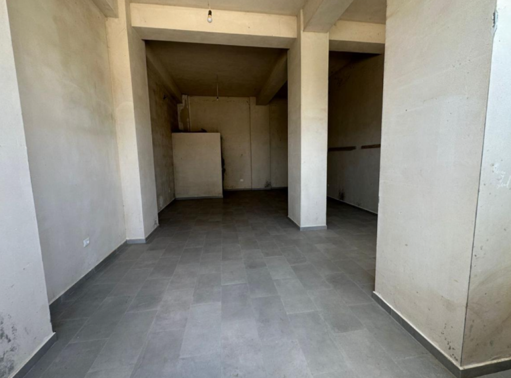 LOCALE IN AFFITTO – Astir