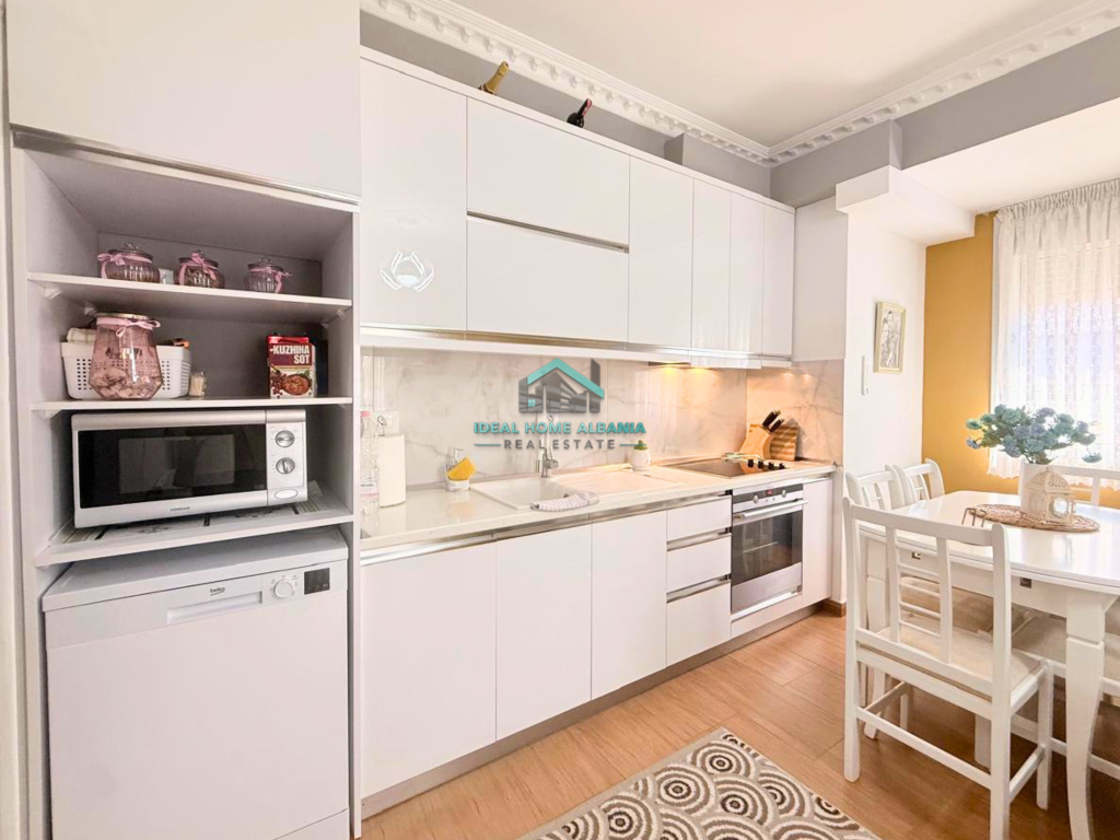 Apartment 1+1 For Sale – Lungomare, Vlore.