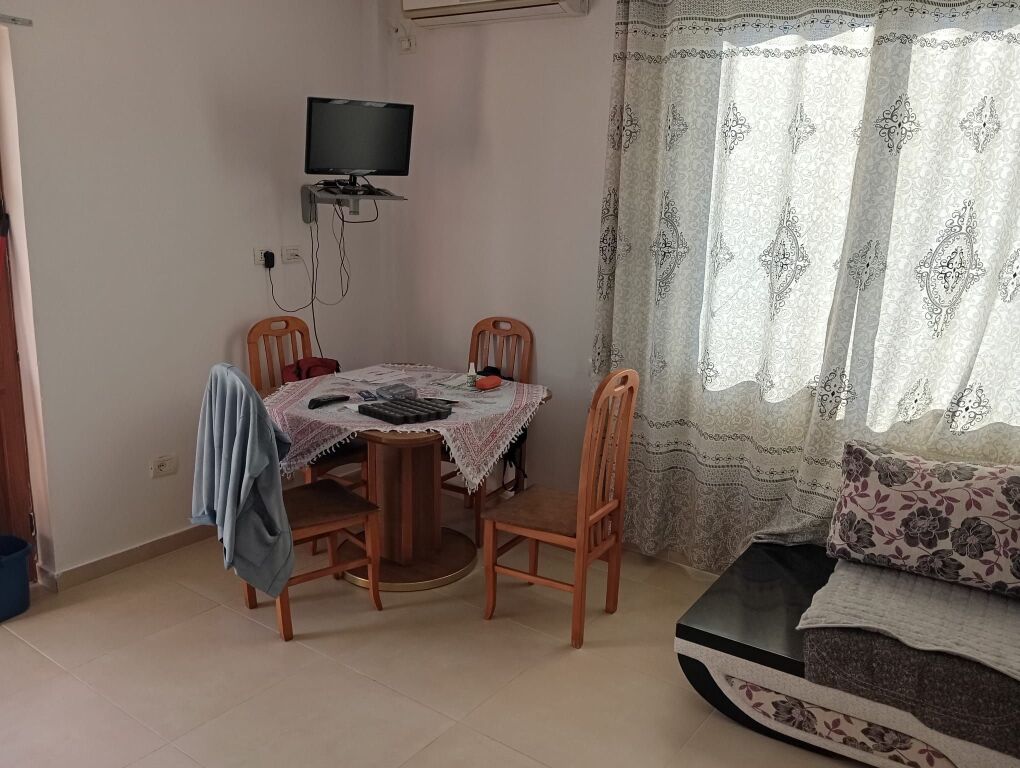 📣 RENT Apartment 1+1 With Parking 📍 Vilat Gjermane, Near the "Viktor Hygo" School ✨ 💶 Price 35,000 Leke/Month