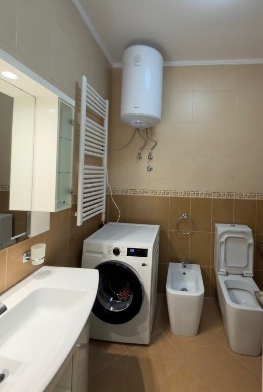 Apartment 1+1 with balcony for rent in the 21 Dhjetori area.