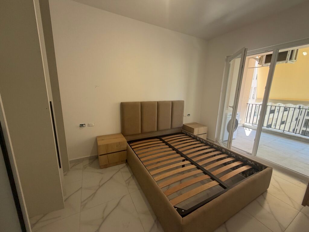 1+1,i mobiluar laprake te E88,500 mije leke