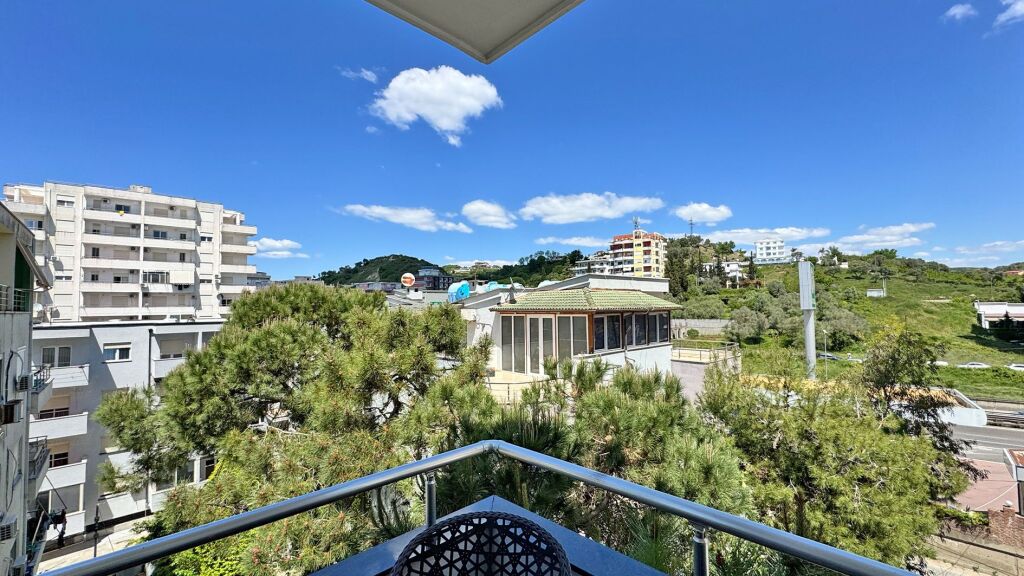 Shitet apartament 1+1. Kati 4, pa ashensor. Durres, Shkembi Kavajes