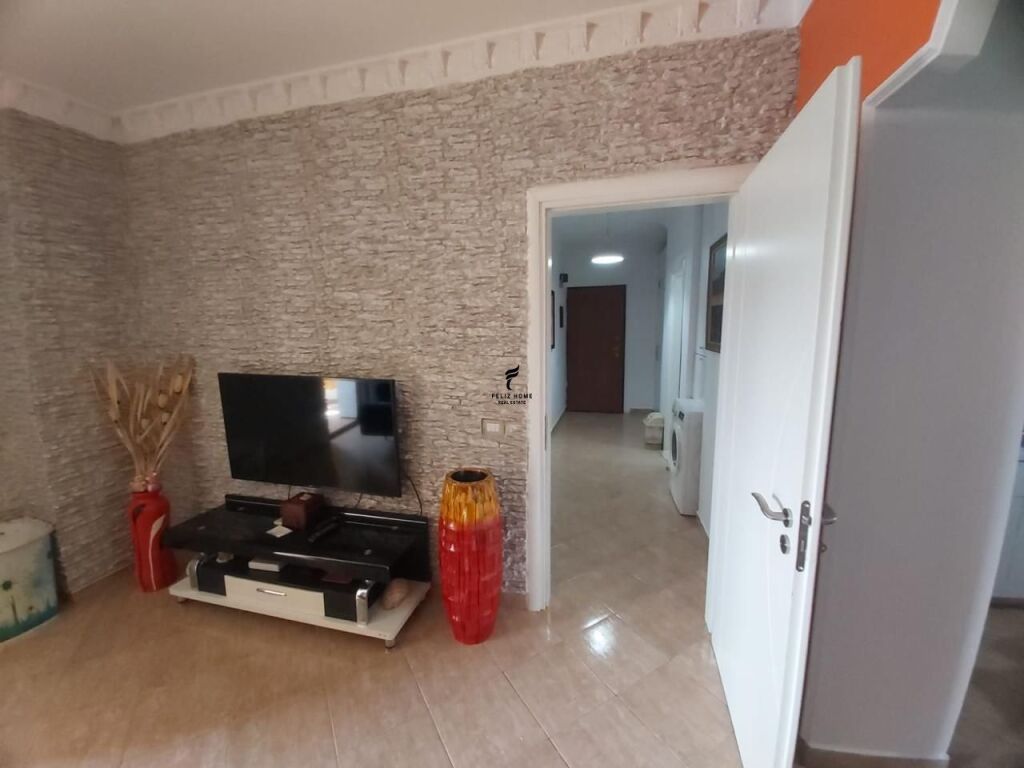 APARTAMENT ME QERA 2+1 TREGU ELEKTRIK 55.000 LEKE FH-72126