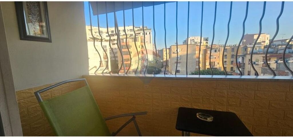 Shitet apartament tek Ish Tregu Elektrik, Tiranë 🏡