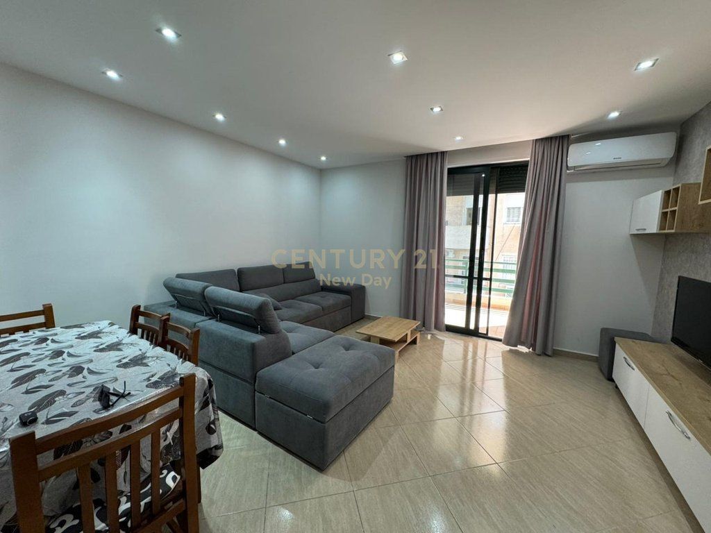Apartament 2+1+2 T Plus Garazh me Qira në Plazh, Durrës - 700€ | 115 m²