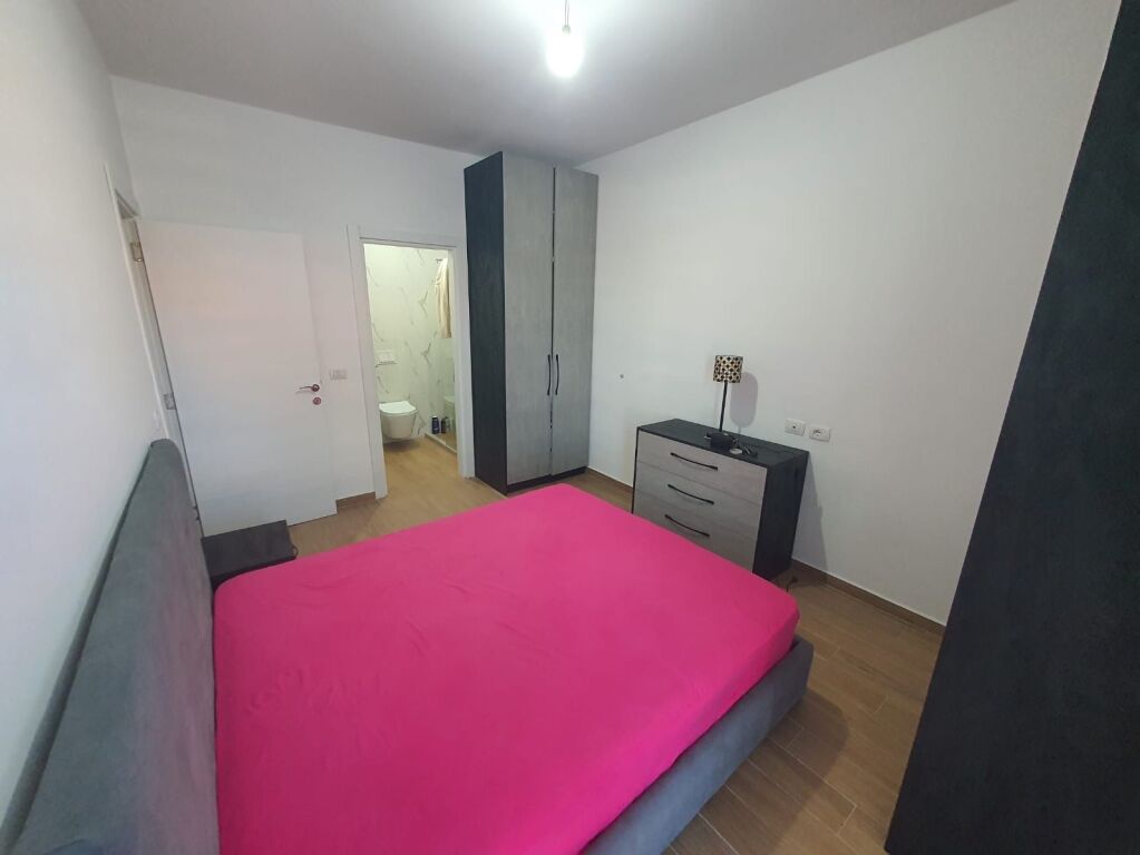 Jepet me qira 2+1+2 Ish Dogana 600€