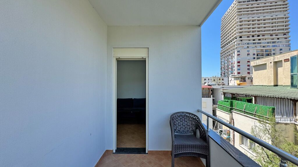 Shitet apartament 1+1. Kati 4, pa ashensor. Durres, Shkembi Kavajes