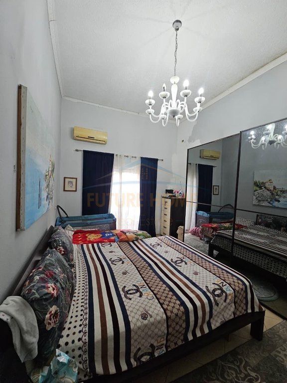 Shitet Penthouse, Rruga Portit, Durres