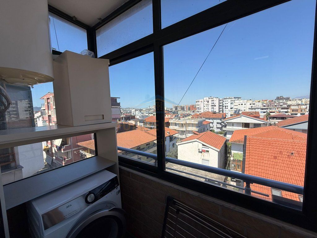 Shitet, Apartament 2+1+2, Selite