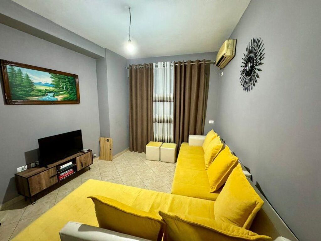 Shitet apartament 1+1 ne Astir prane Vila L
