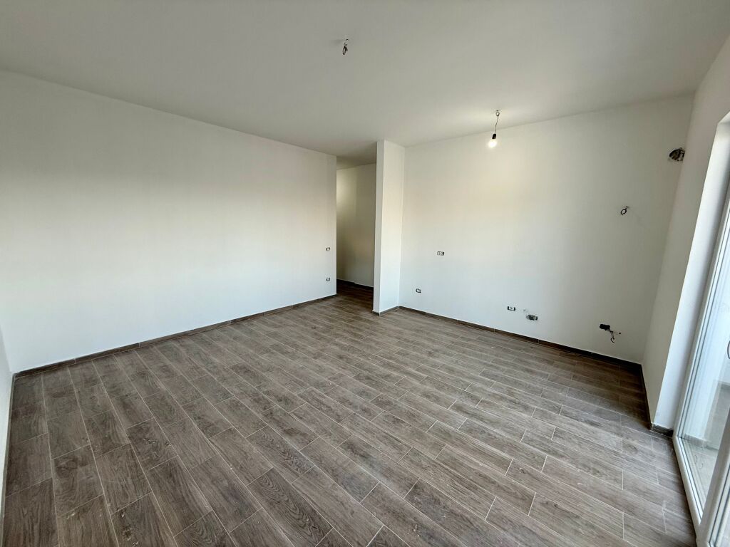 📣 SHITET Apartament 1+1 📍 Prane Nenstacionit Elektrik 🛣️ Rruga "Siri Kodra" ✨