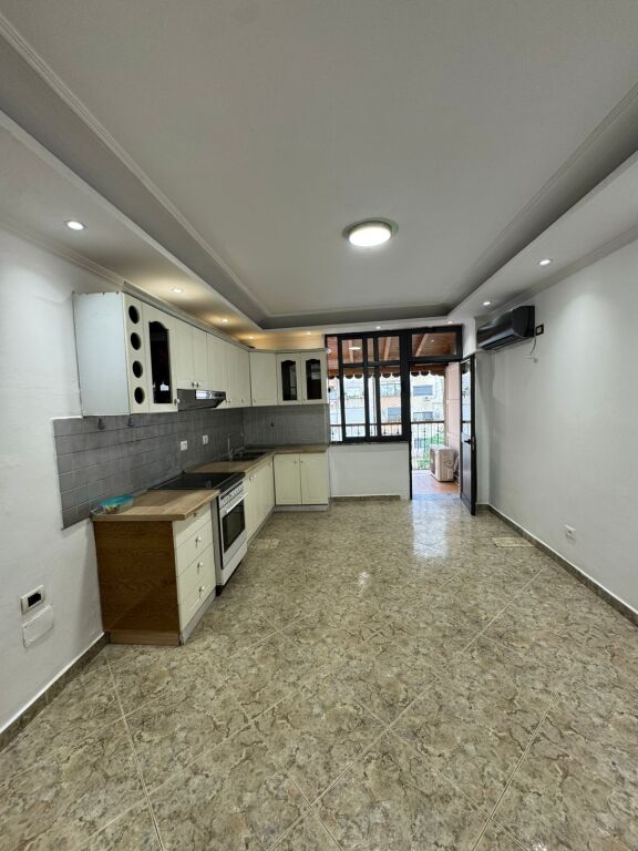 APARTAMENT 3+1+2 ME QIRA PRANE PALLATIT ME SHIGJETA