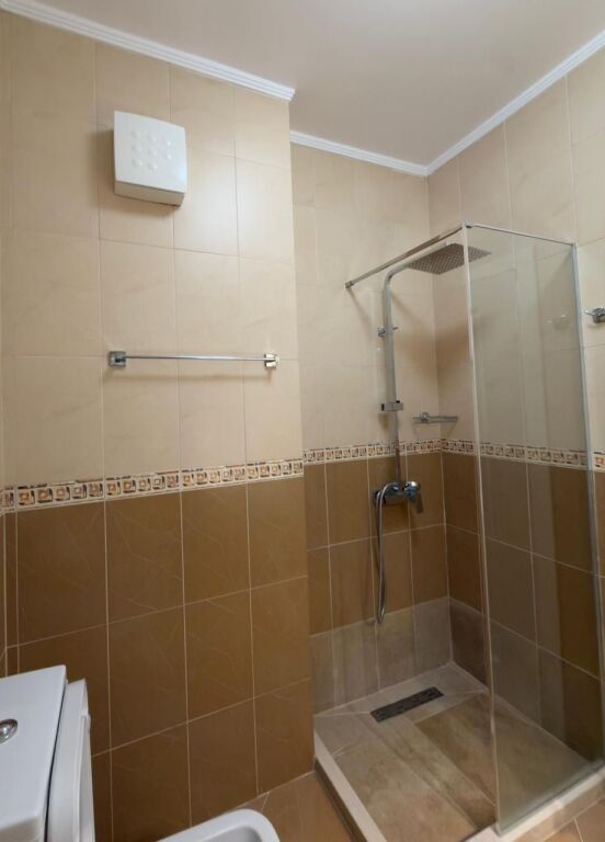Apartment 1+1 with balcony for rent in the 21 Dhjetori area.