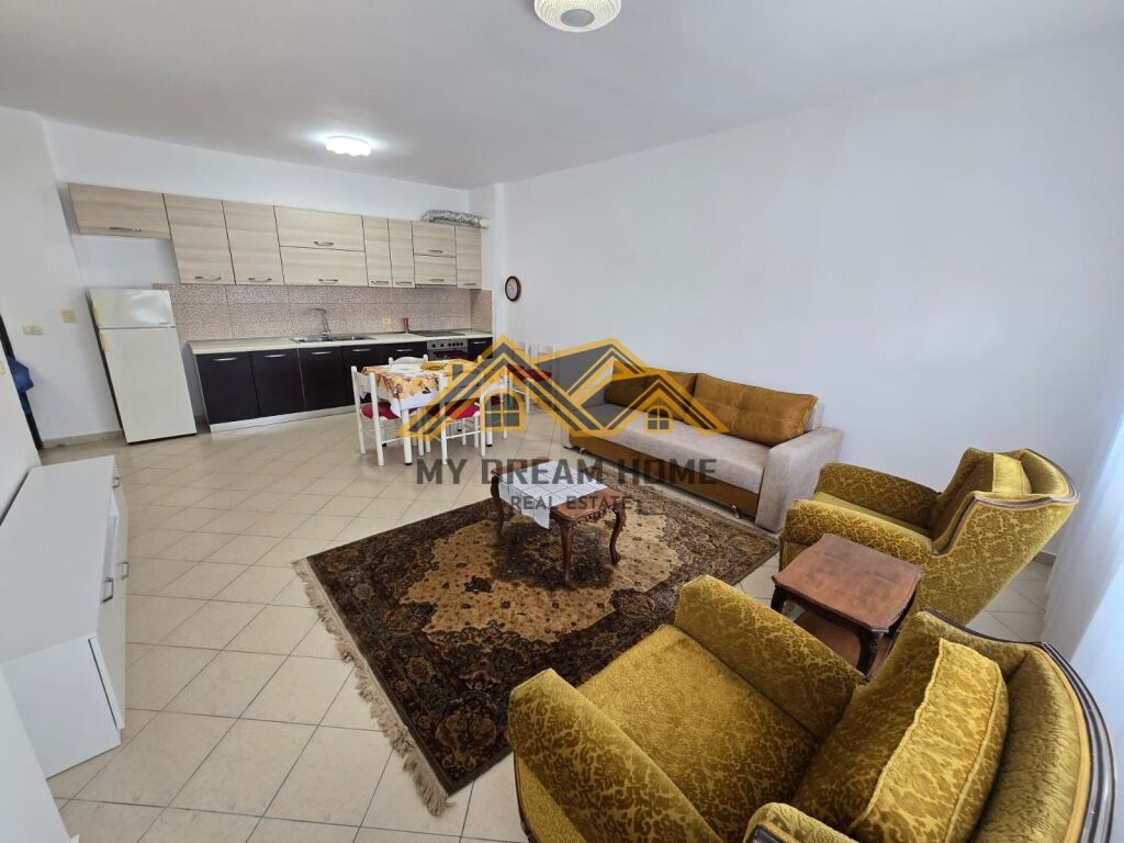 APARTAMENT 2+1 ME QIRA PRAN TREGUT INDUSTRIAL!