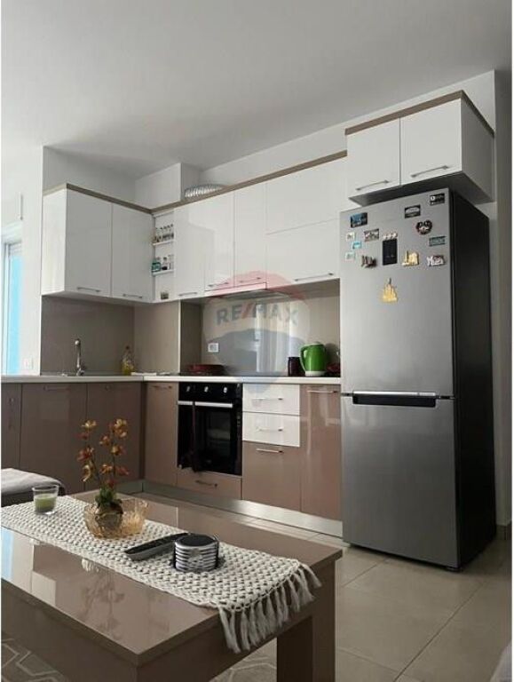 Appartamento 1+1 a 21 Dhjetori, Complesso Contatto
