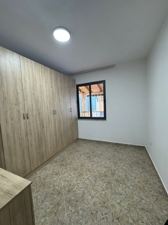 APARTAMENT 3+1+2 ME QIRA PRANE PALLATIT ME SHIGJETA