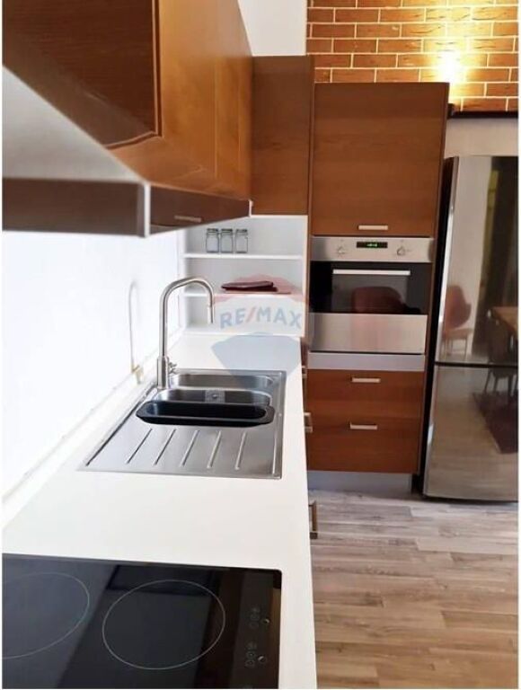 Apartament 2+1+2 në kompleksin Green City, Tiranë