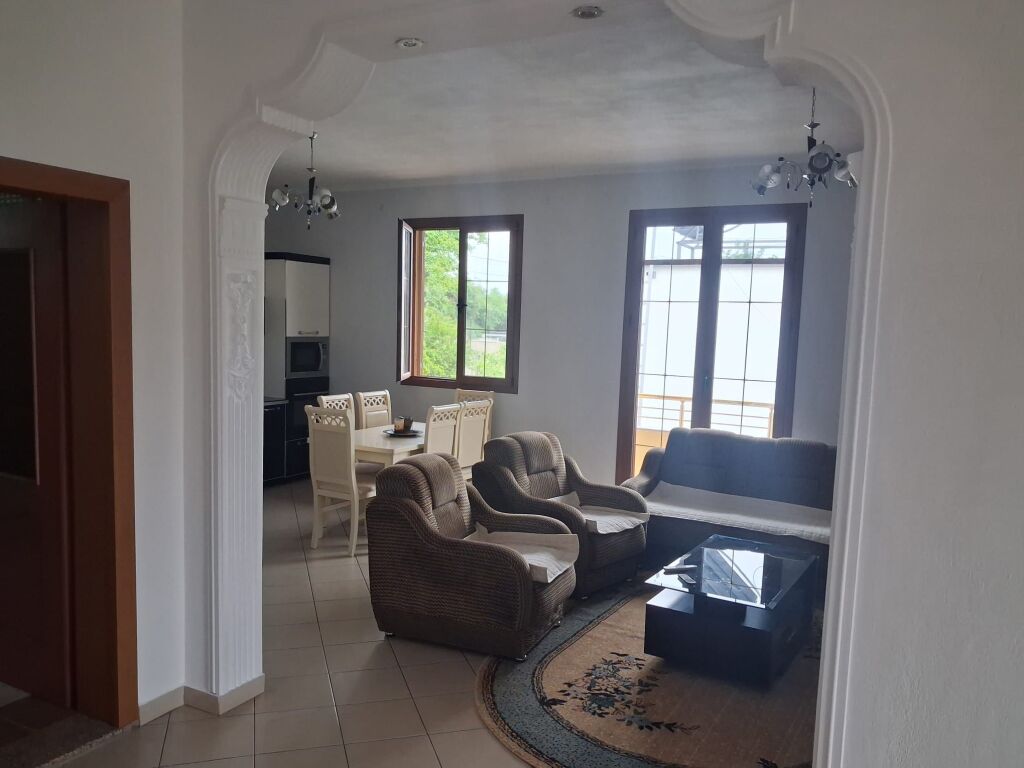 Affitto | Shtëpi private 2 + 1 | Laprakë | 400 €/mese