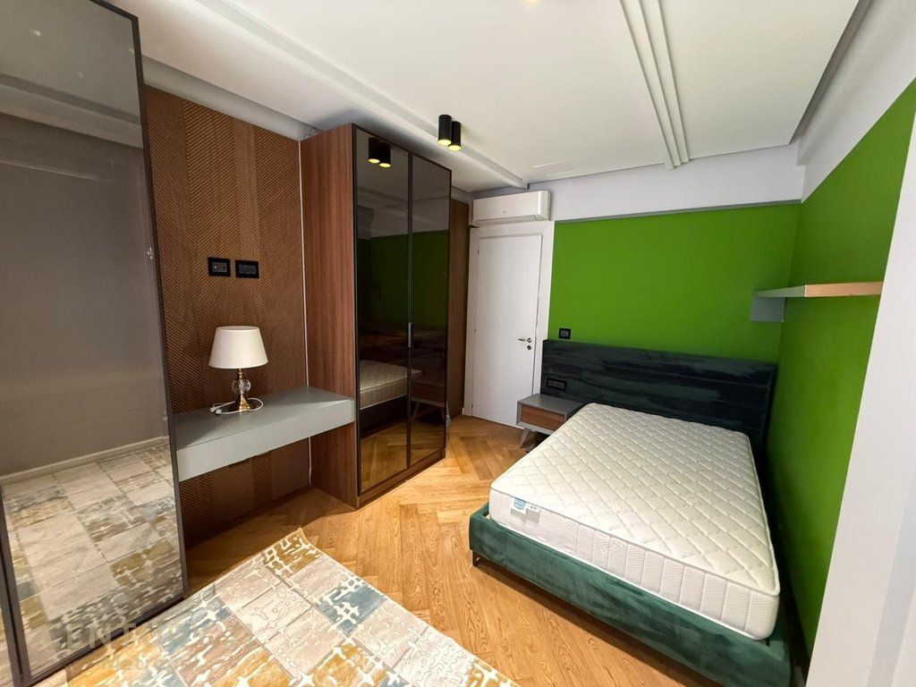 Appartamento 2+1+2 in Affitto al Lago Secco, Tirana! 2.000 € /Mese Sup. Totale 120m2