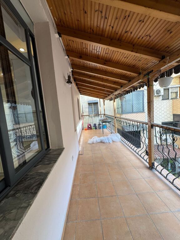 APARTAMENT 3+1+2 ME QIRA PRANE PALLATIT ME SHIGJETA