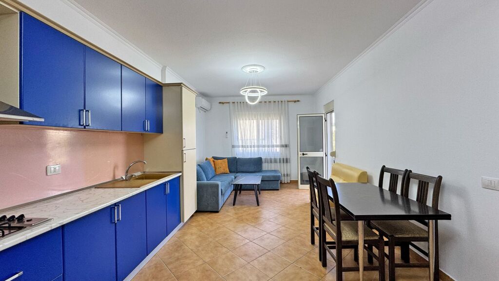 Shitet apartament 1+1. Kati 4, pa ashensor. Durres, Shkembi Kavajes