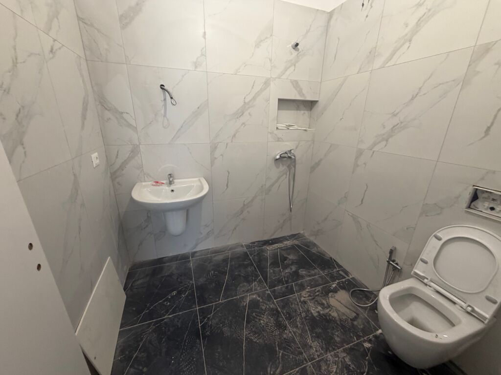 1+1,furnished at the E88 buildings, Laprake, 500 thousand lek