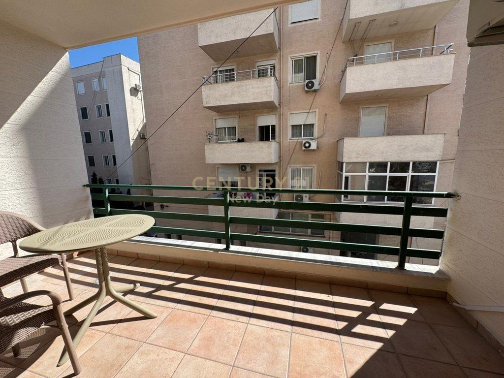 Apartament 2+1+2 T Plus Garazh me Qira në Plazh, Durrës - 700€ | 115 m²