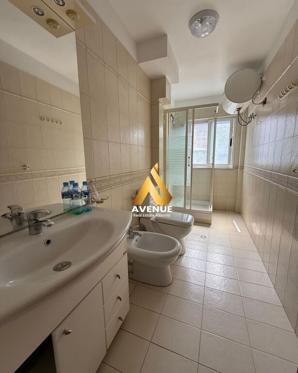 Jepet me qira apartament 1+1, Yzberisht – Pallatet Cabej