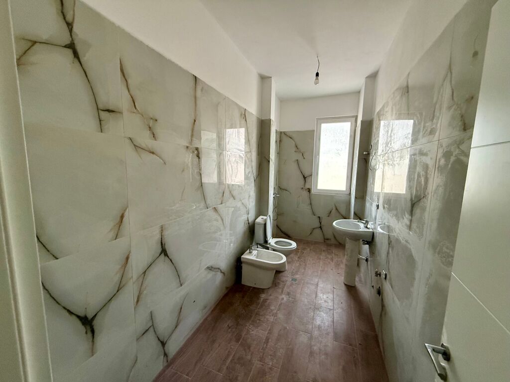 📣 SHITET Apartament 1+1 📍 Prane Nenstacionit Elektrik 🛣️ Rruga "Siri Kodra" ✨