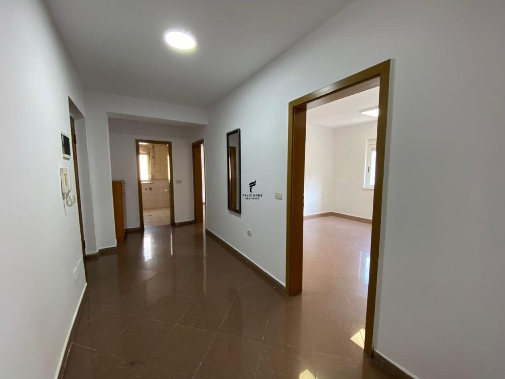 UFFICIO IN AFFITTO 100 M2 BLLOK 85.000 LEKE FH-72042