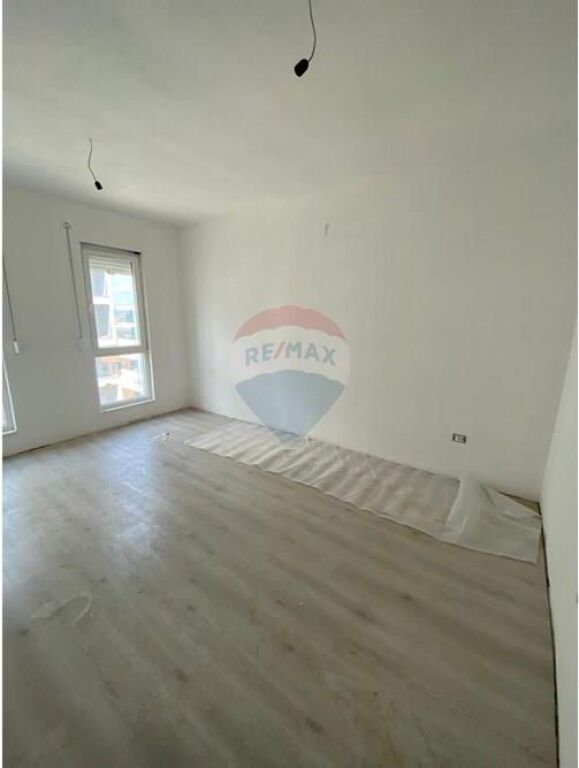 Shitet apartament 2+1 tek Univers City 🏡